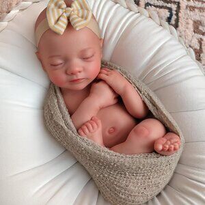 16 Inch Full Platinum Silicone Reborn Baby Doll Sleeping Weight 4 Lb Baby Girl